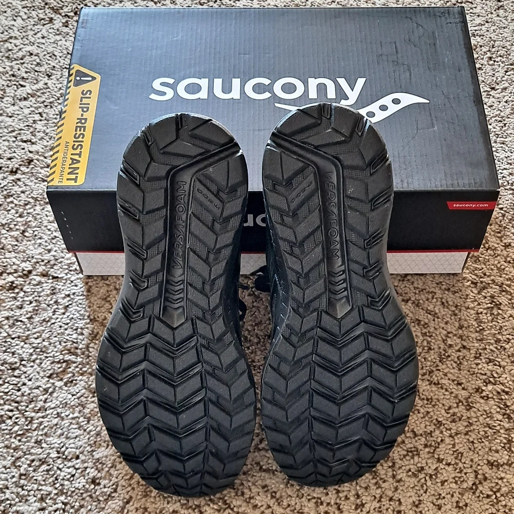 Saucony sleek black